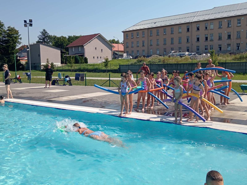 Škola plivanja ponovno na požeškim bazenima – upisi kreću 20. lipnja!