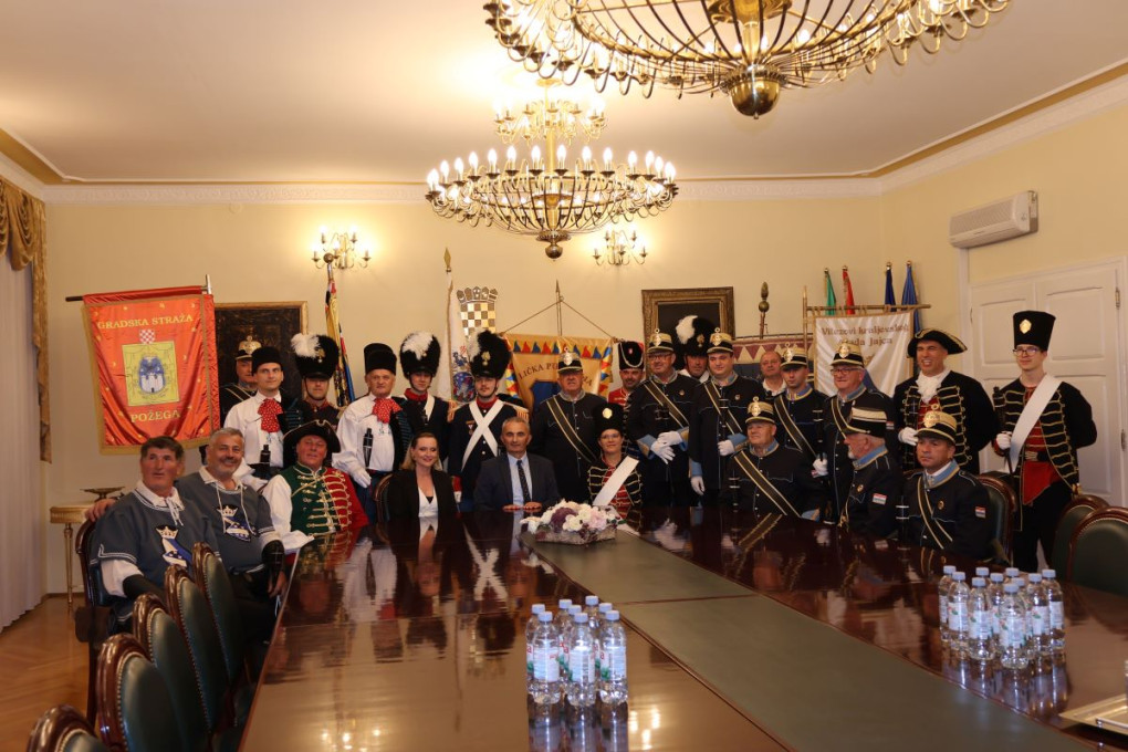 Ivanjski krijes uz povijesne postrojbe i svečani prijem u Gradskoj vijećnici