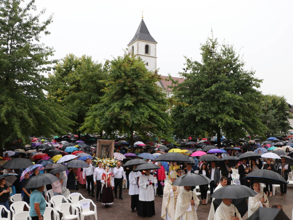 Vjernici Požeške biskupije hodočastili Gospi Voćinskoj