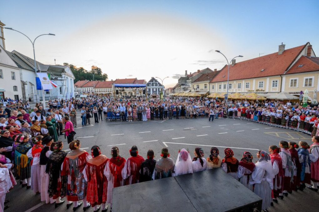 Svečano otvoren festival "Zlatne žice Slavonije", Požega 2025. 