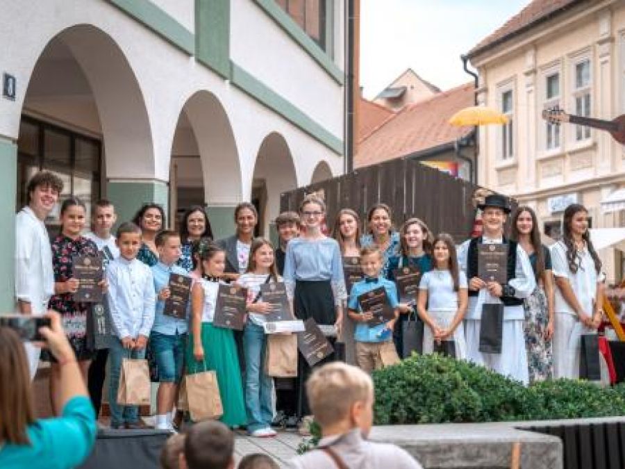 Festivalska subota za najmlađe: održano Dječje glazbeno natjecanje Zlatni mikrofon