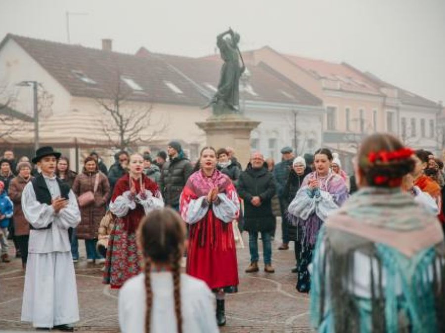 ADVENT U POŽEGI Radost došašća nastavljena bogatim programom na blagdan sv. Lucije 