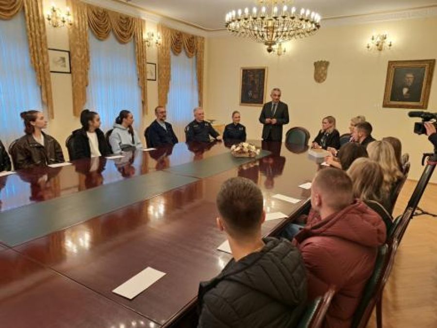 Uz 350 eura za autoškolu, Grad Požega mladim vozačima osigurao i edukaciju o sigurnosti u prometu