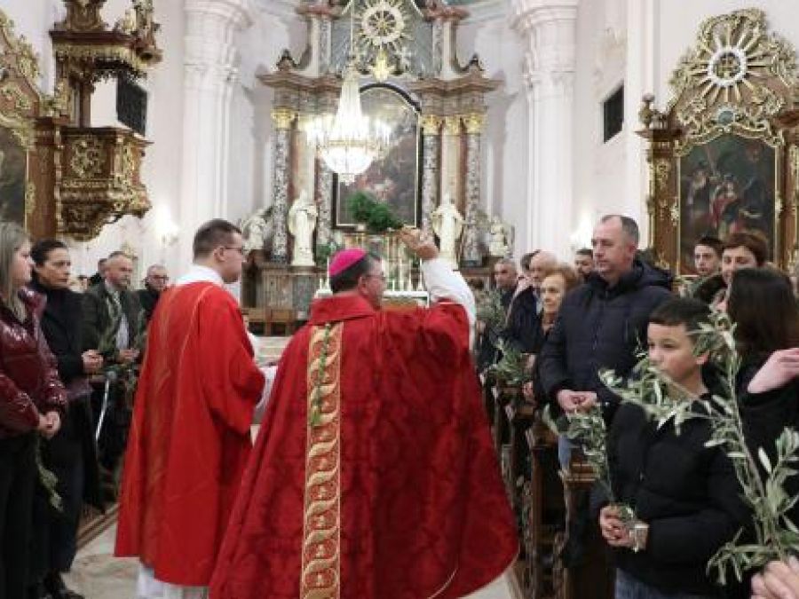CVJETNICA U POŽEGI Proslava Nedjelje Muke Gospodnje u našoj katedrali