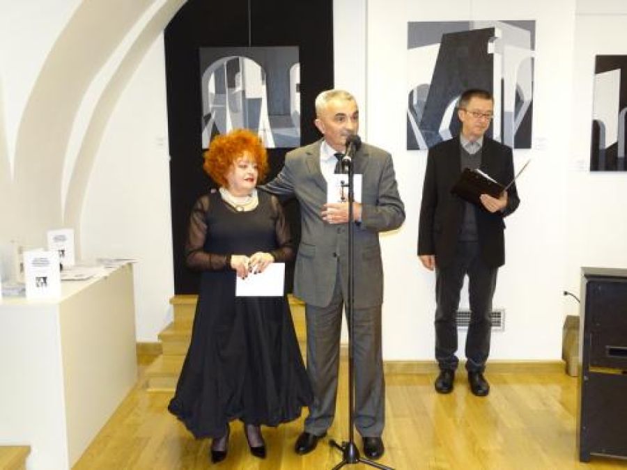 NOVA IZLOŽBA Fragmenti prolaznosti monokromnim putanjama požeške akademske slikarice Anite Grbavac Jakobović