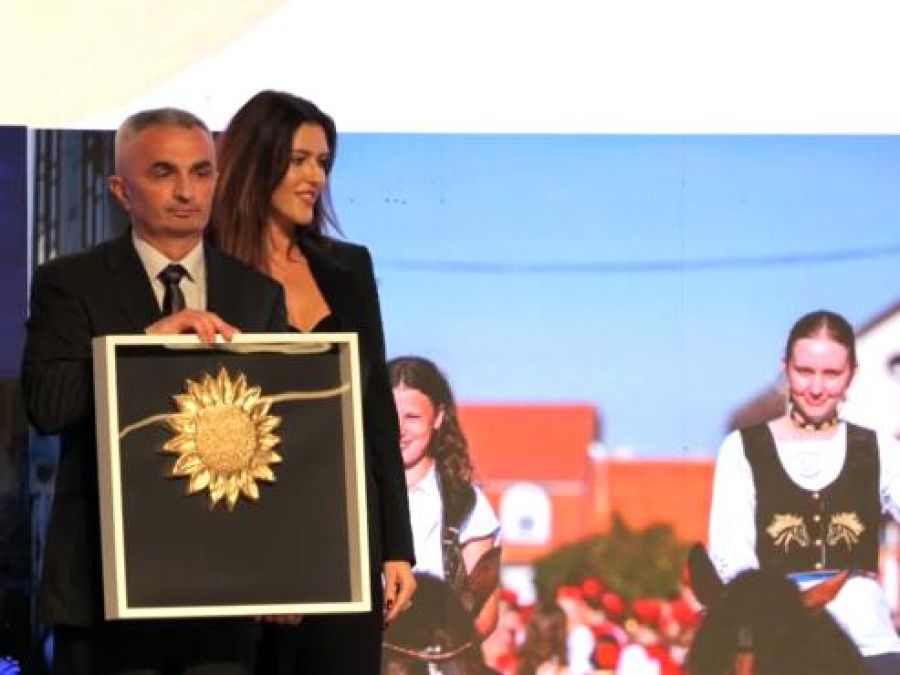 ZLATNE ŽICE SLAVONIJE Požeškom festivalu Zlatna povelja u sklopu nacionalne nagrade Suncokret ruralnoga turizma 2025.