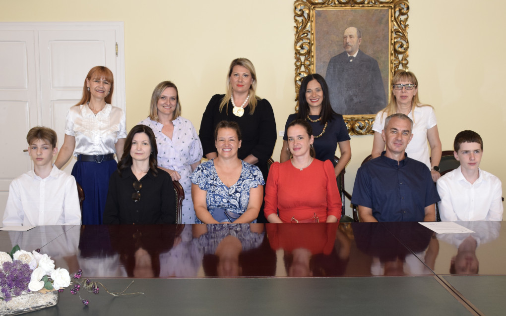 Nagrađeni najbolji učenici osmih razreda požeških osnovnih škola