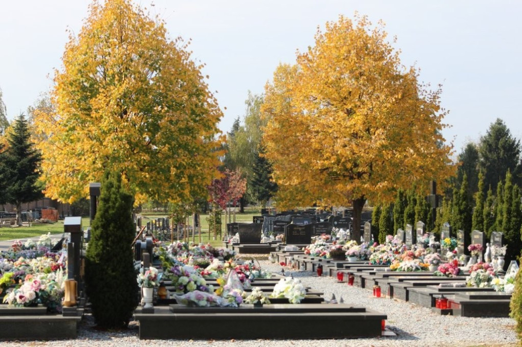 Uređenje požeških groblja uoči blagdana Svih Svetih