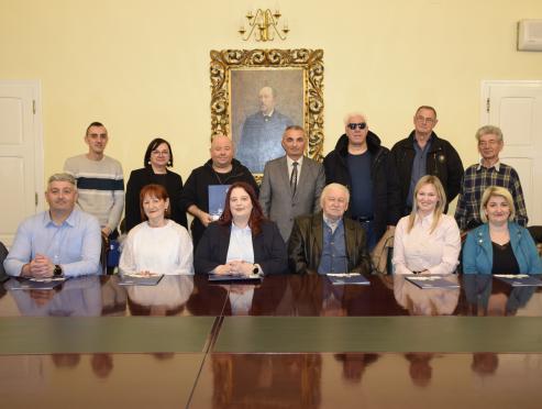 CIVILNO DRUŠTVO Udrugama osoba s invaliditetom i humanitarnim udrugama s područja Požege uručeni ugovori za financiranje projekata