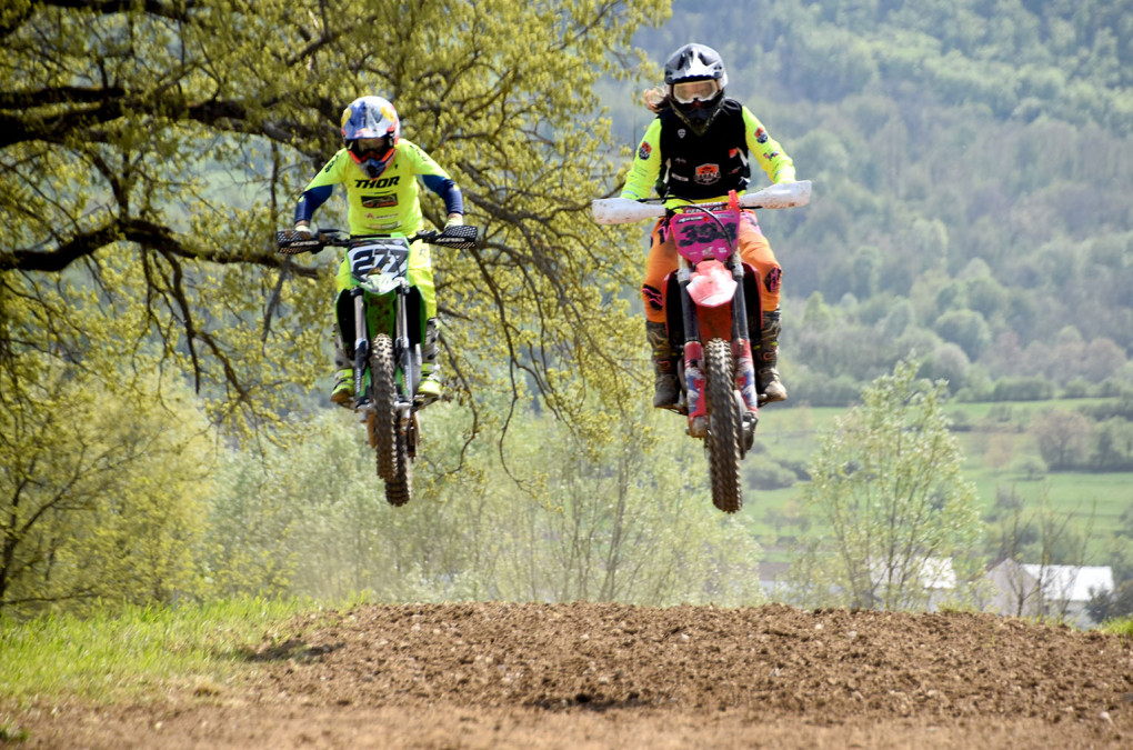 MOTOKROS NA VILLARAMA Na sjajnoj stazi i po lijepom vremenu Požežanima jedno drugo i dva treća mjesta