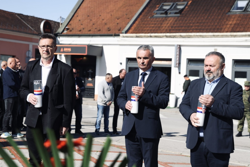 VRO BLJESAK Danas je u Požegi odana počast poginulim, nestalim i umrlim hrvatskim braniteljima