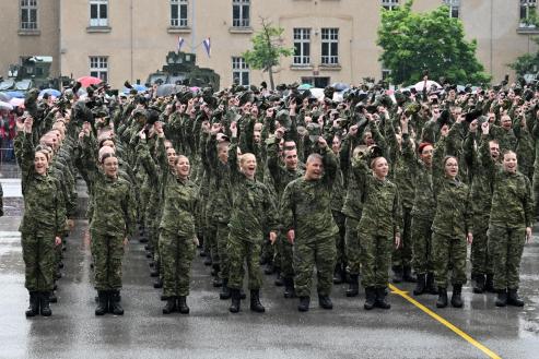 HRVATSKA VOJSKA Na vjernost Domovini u požeškoj vojarni prisegnula 382 ročnika i 47 ročnica