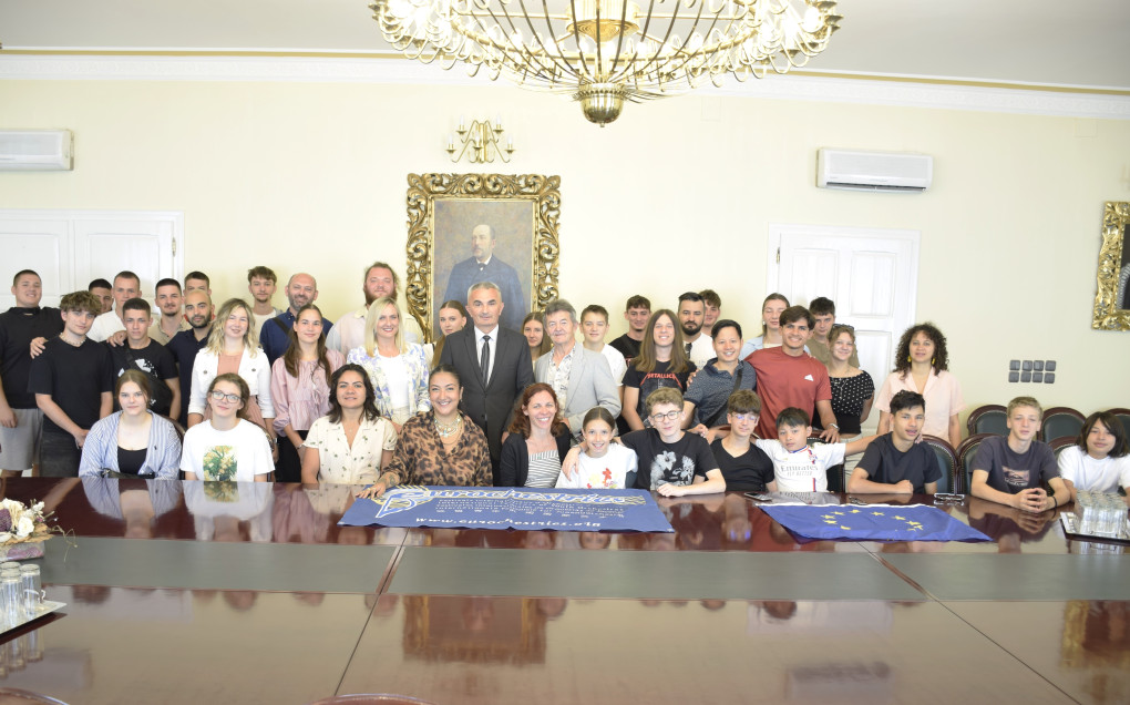 MEĐUNARODNI FESTIVAL Gradonačelnik Miličević ugostio mlade glazbenike iz Brazila, Francuske, Bugarske i Hrvatske