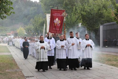 VJERSKO SLAVLJE Brojni vjernici Požeške biskupije hodočastili u Voćin