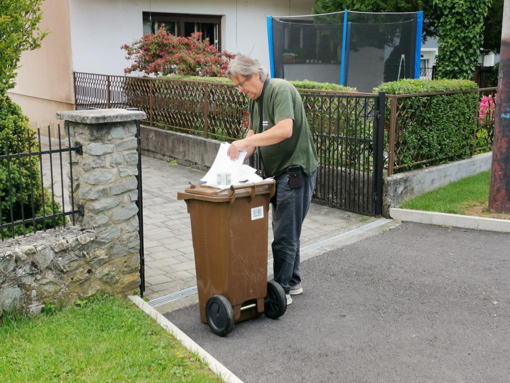 Podjela smeđih spremnika: Uskoro kreće odvoz biootpada „na kućnom pragu“