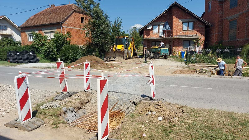 Započeli radovi na izgradnji vodoopskrbne i kanalizacijske mreže u ulicama Josipa Buturca, Joze Jande, Bore Pavlovića i dijelu ulice Lovre Matačića u Požegi 