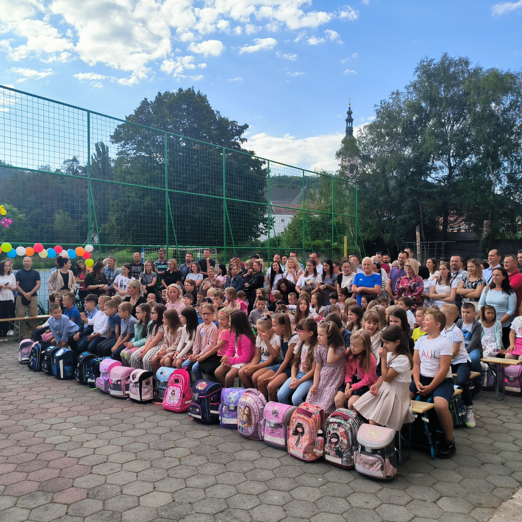 Prvi dan škole - U klupama požeških osnovnih škola nešto više od 200 prvašića 