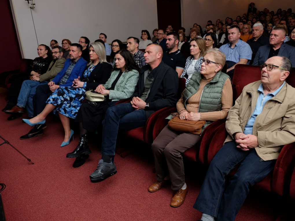 Održana premijera predstave „San ivanjske noći“