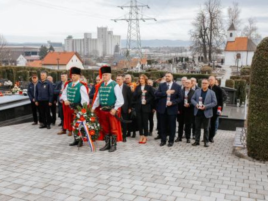 Prijavkom Gradske straže i polaganjem vijenaca započelo obilježavanje Dana grada Požege