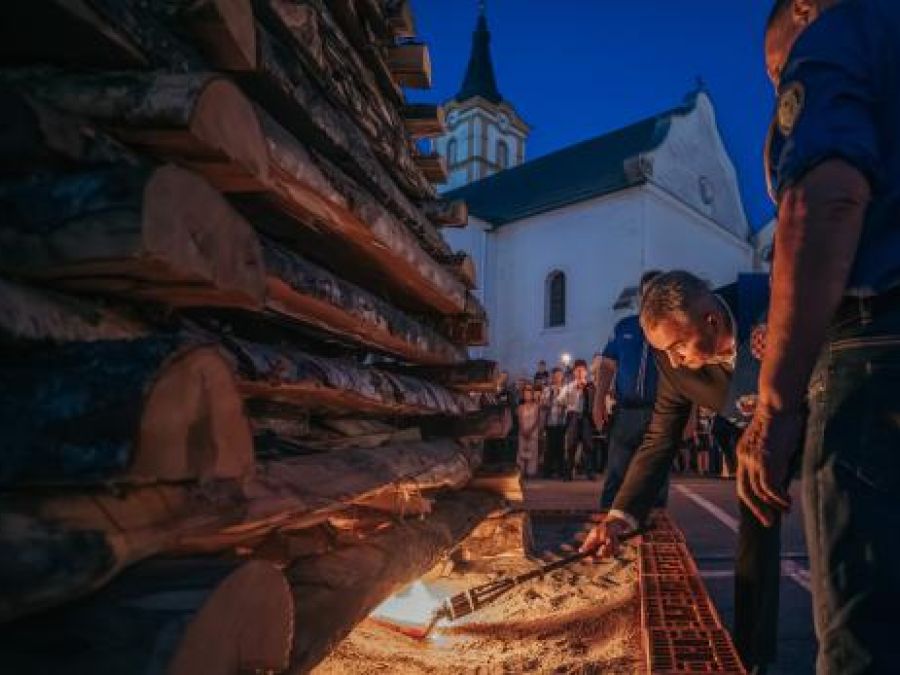 POČETAK LJETA Ivanjski krijes i Parni valjak dodatno zagrijali Požegu