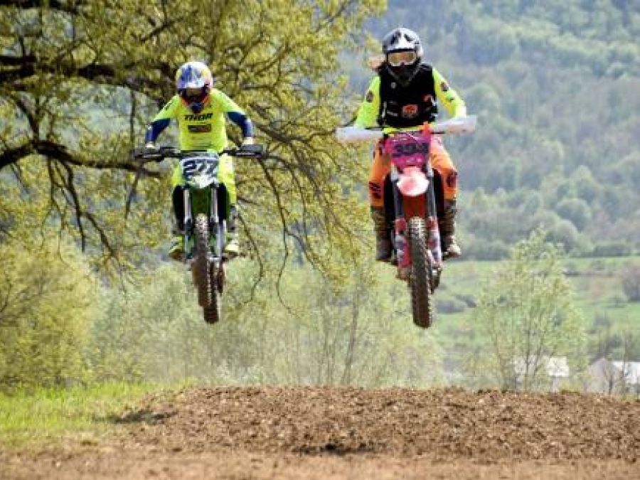 MOTOKROS NA VILLARAMA Na sjajnoj stazi i po lijepom vremenu Požežanima jedno drugo i dva treća mjesta