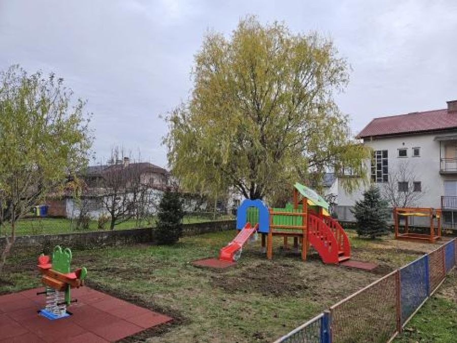 Uređuje se igralište dječjeg vrtića „Cvjetna livada“