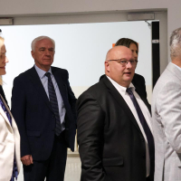 ministar-beros-u-posjeti-novouredenih-odjela-pozeske-bolnice-6